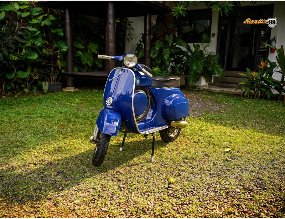 Vespa Scooter 90SS Blue – Rare Super Sprint Classic